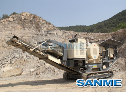 履帶式移動(dòng)顎式制砂機(jī)